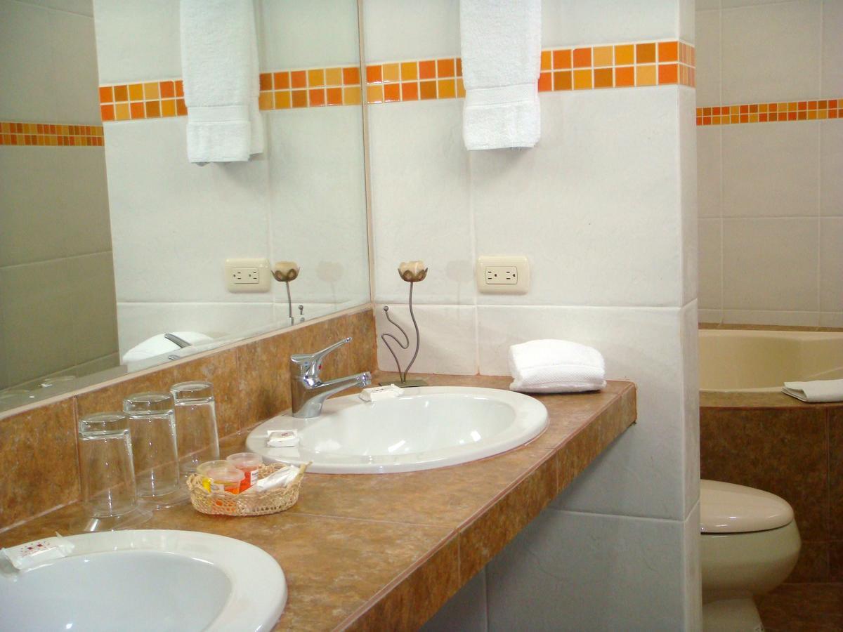Tomicaya Kajaca Suite Hotel מראה חיצוני תמונה