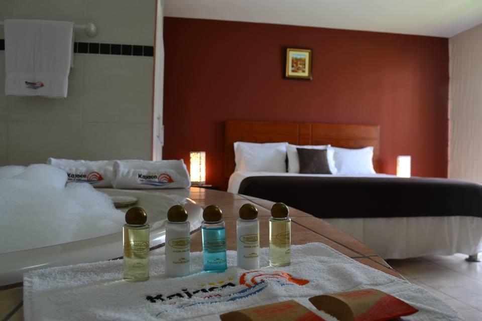 Tomicaya Kajaca Suite Hotel מראה חיצוני תמונה